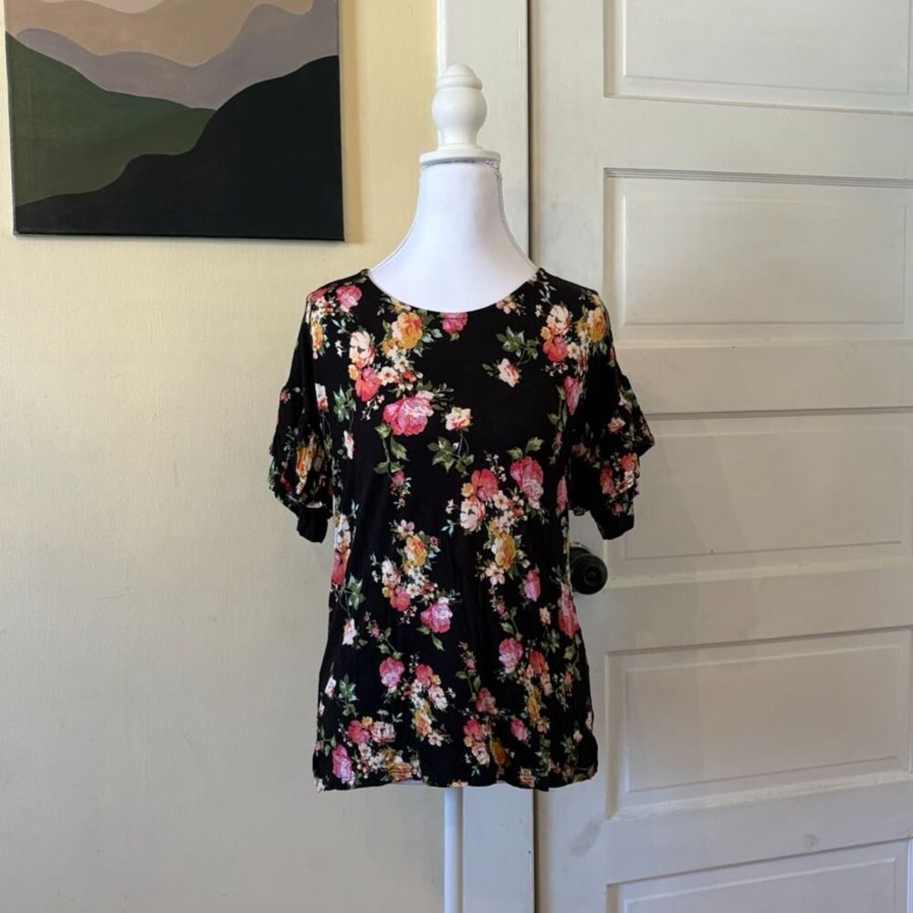 Women's Agnes & Dora Black Floral Print Ruffle Short Sleeve Shirt Blouse Size XS